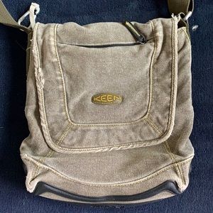 Keen purse army green